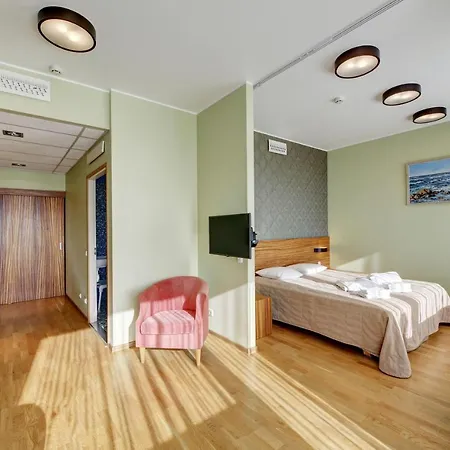 Estonia Medical & 2*