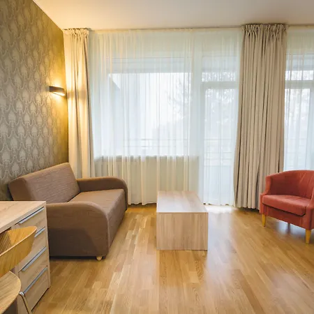 Estonia Medical & 호텔