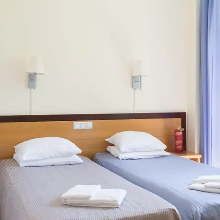 Estonia Medical & 2*